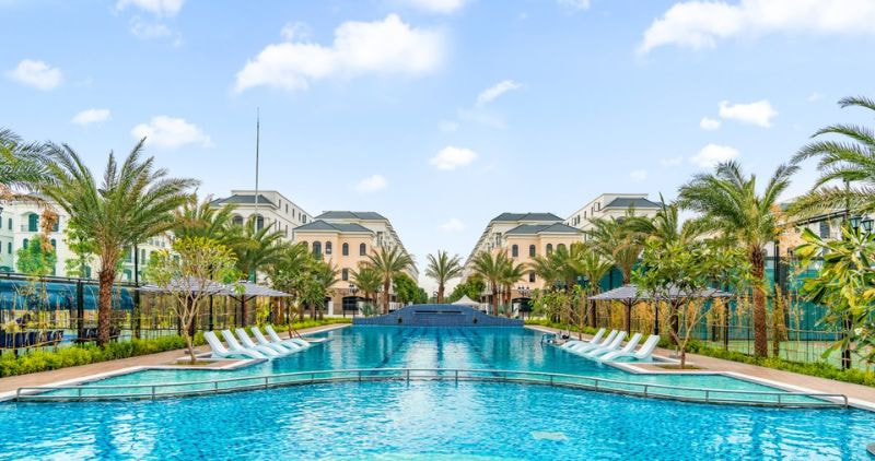 Bể bơi hiện đại tại phân khu Chà Là Vinhomes Ocean Park 2